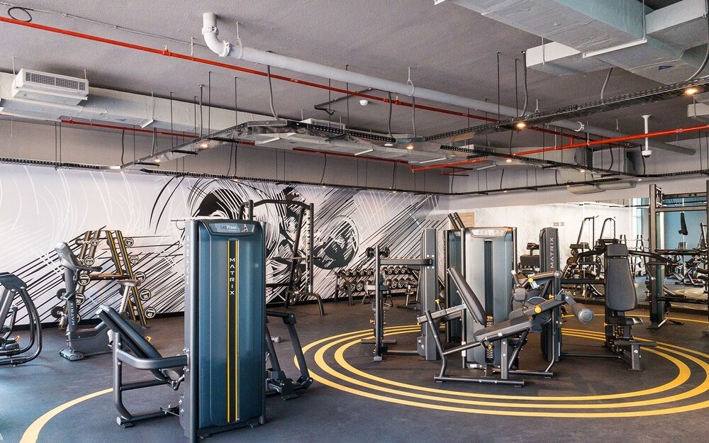 Bright Studio With Mesmerizing Canal and City View — activities & amenities