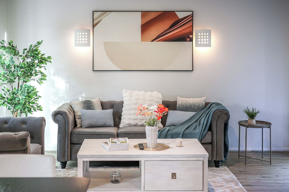 StayAU Gorgeous 5BR BBQ Home Geelong