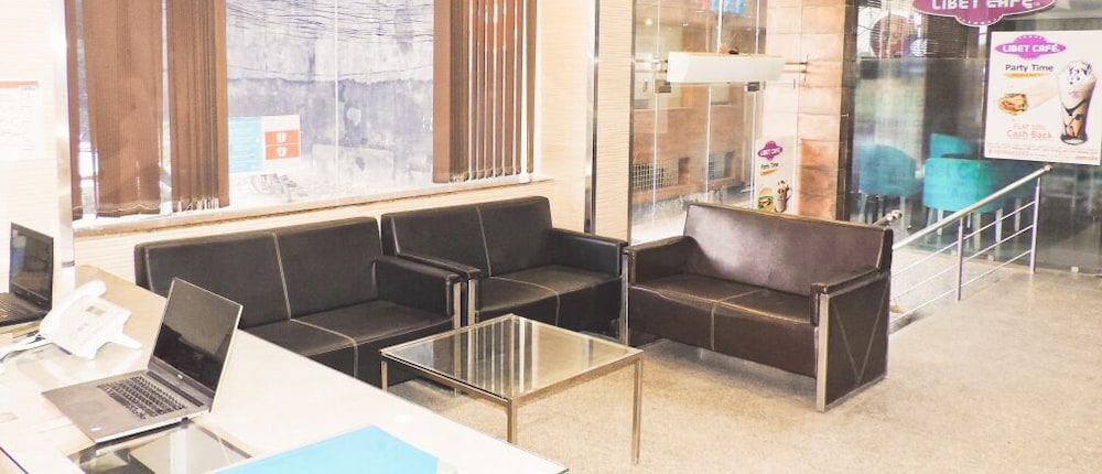 Lobby & Reception