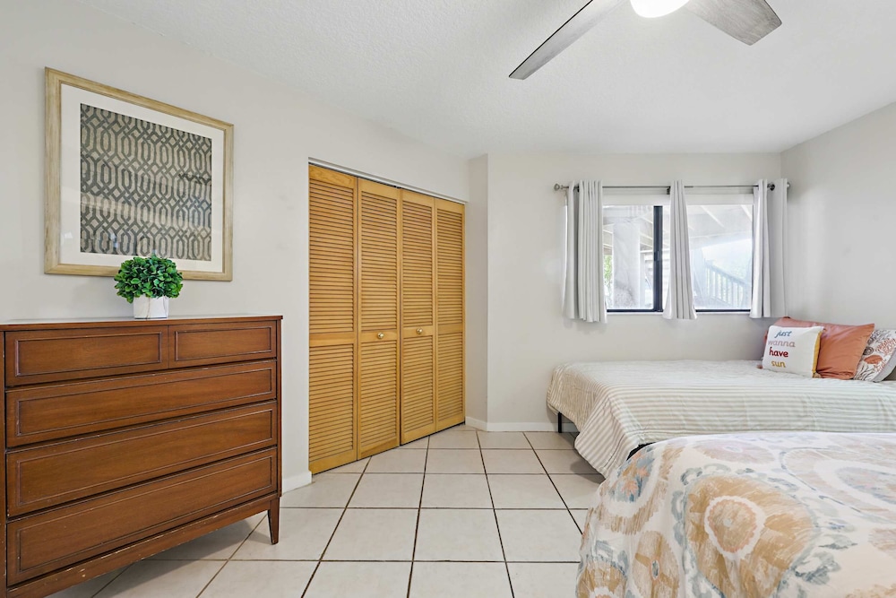 Hibiscus By the Sea - Stay for 5
