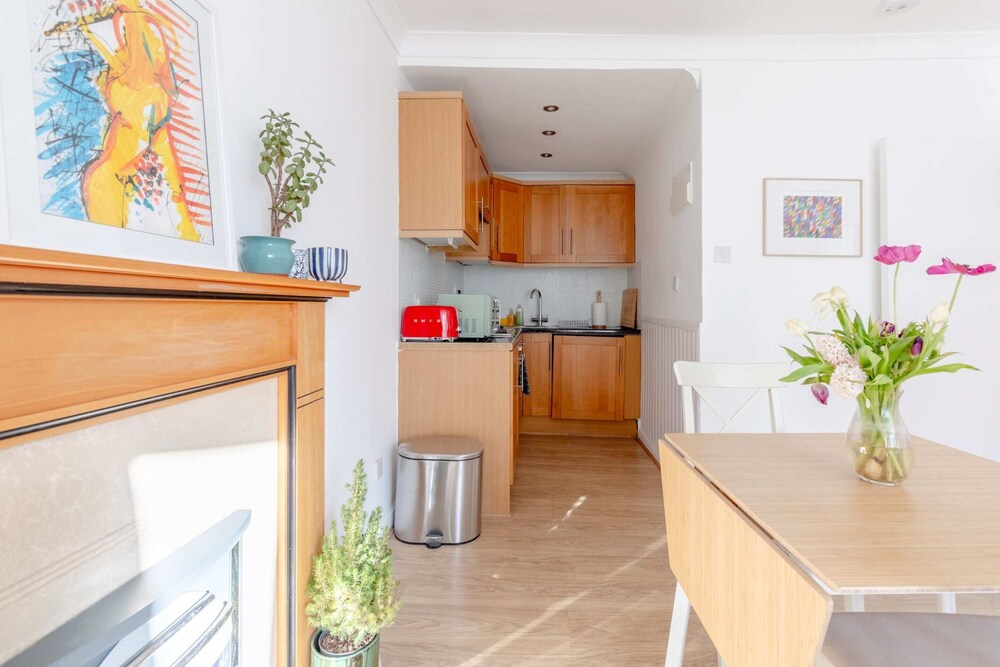 Spacious 1BD Flat 5 Mins to Paddington Station!