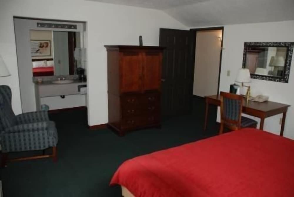 Beaver Dam Lodge view 3