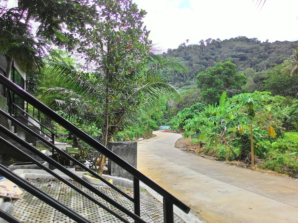 Phuchada Residence