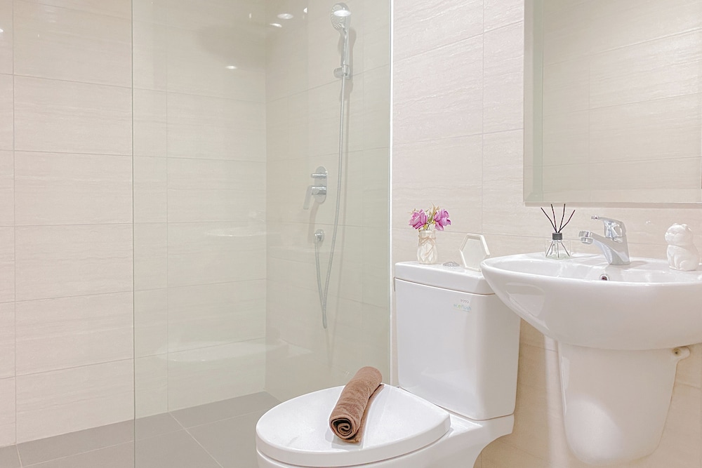 Good Deal and New Furnished 2BR Ciputra International Apartment