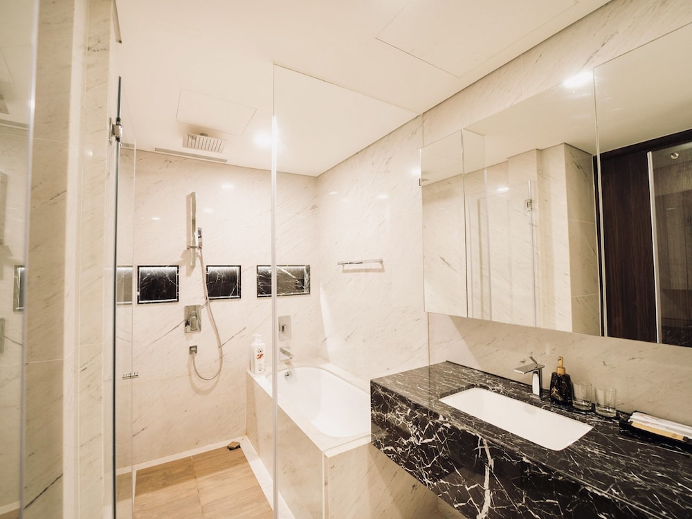 Serenity Luxury Private Pool Villas - Free One Way Airport Shuttle