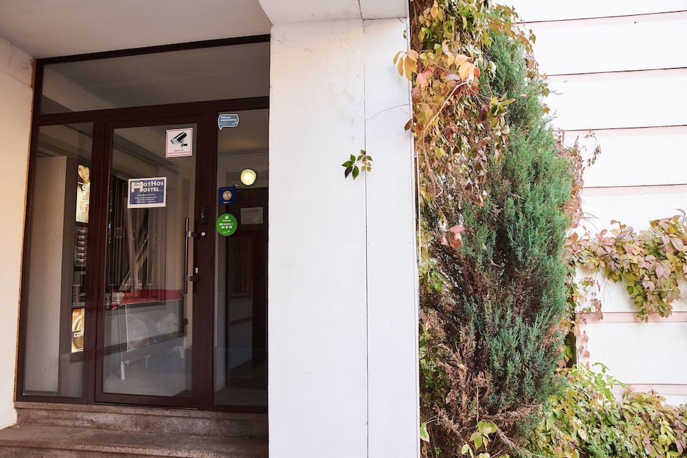 HotHos Hostel