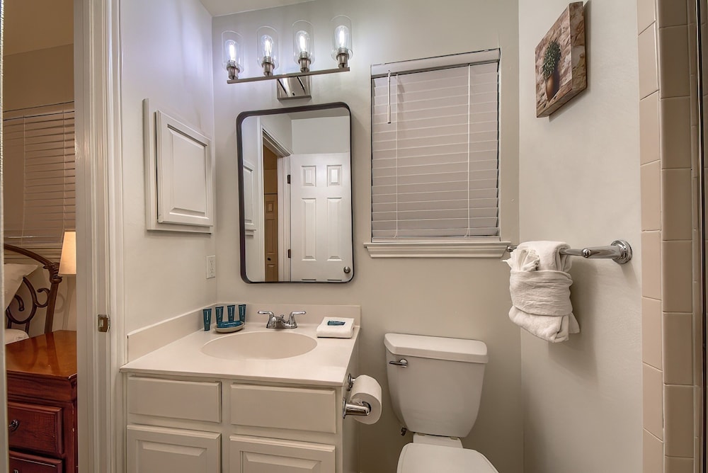 Ww D101 2 Bedroom Condo