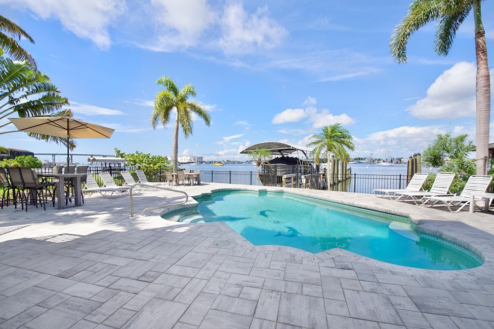 Dock Holiday