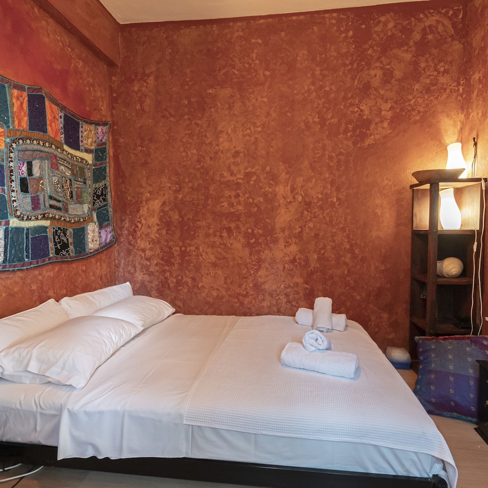 Poseidon Seafront Apartment by Rentalspro