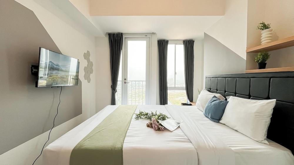 Well Designed Studio At Tokyo Riverside Pik 2 Apartment