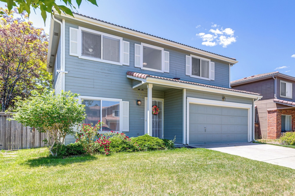 Pet-friendly Retreat w/ Fenced Yard in Denver