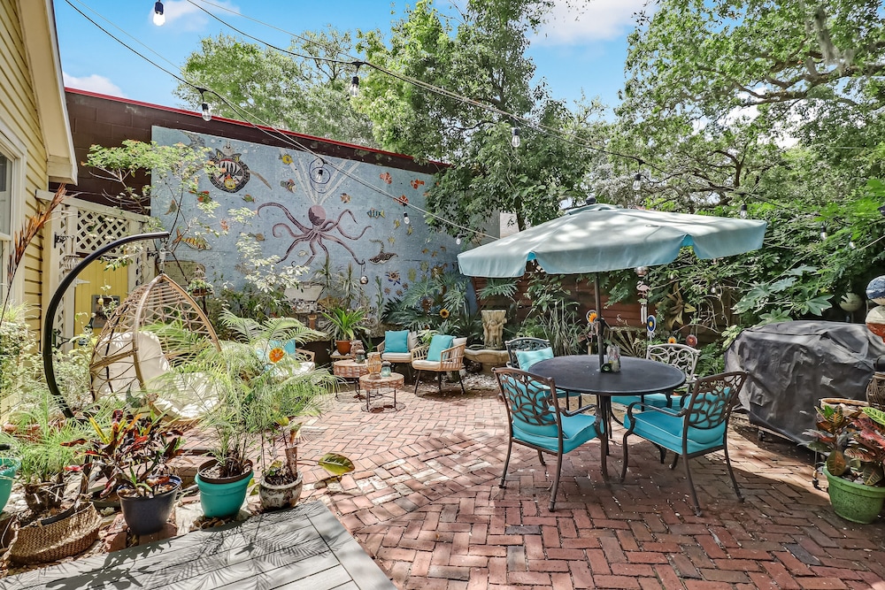508 Ash Street - Murree's Porch 1 Bedroom Apts by Redawning view 3