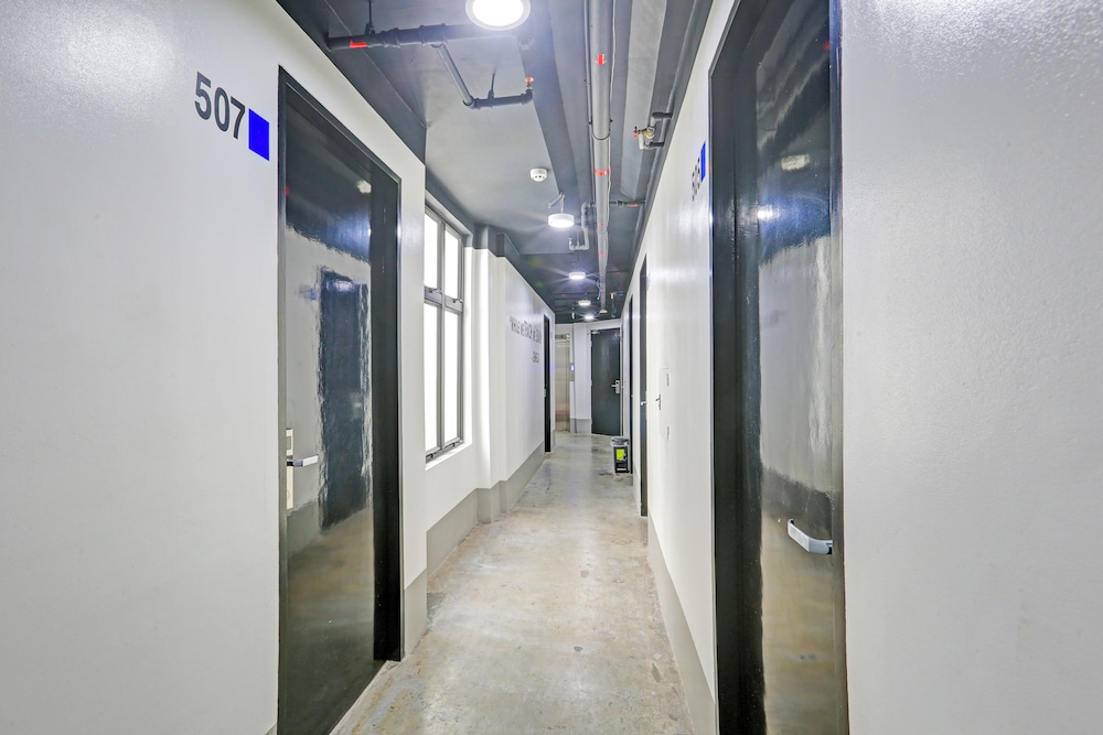 MyTown Madrid, Classy Hostel Bunkbeds Makati Metro Manila