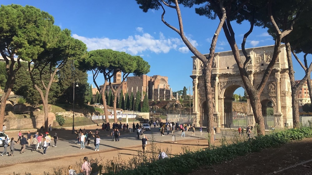 Hold Rome