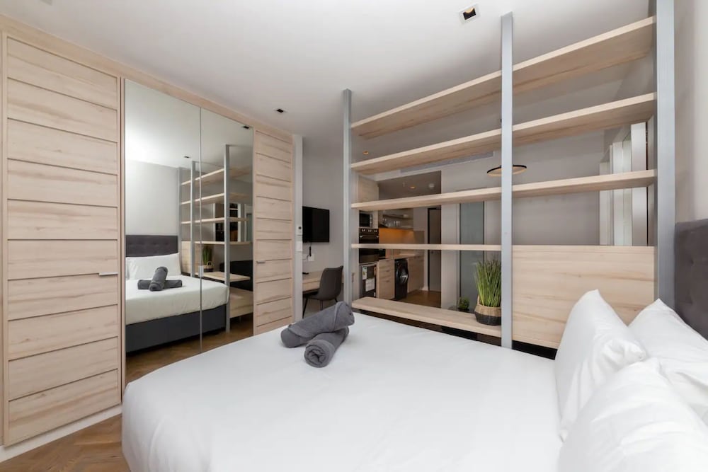 Modern, Central and Secure Studio Apartment Cape Town view 3