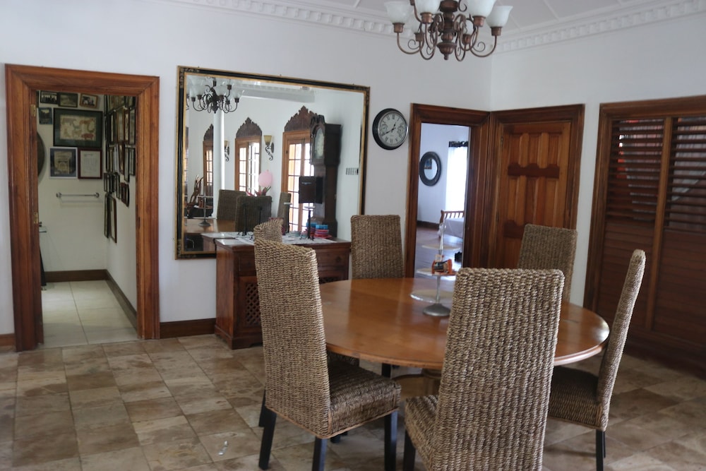 Mohagany House