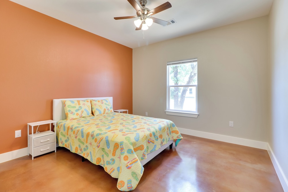 1 Mi to Lake Lbj: Peaceful Home w/ Patio & Yard!