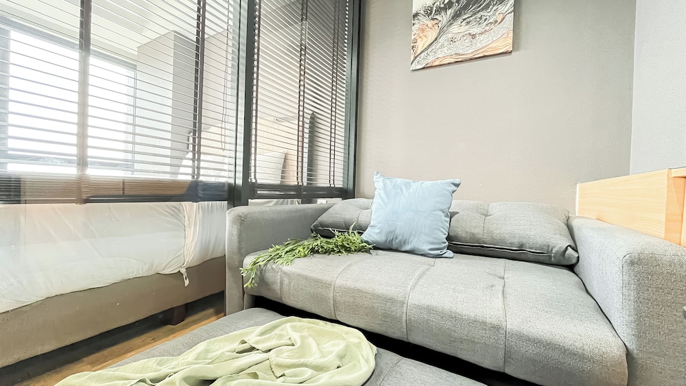 Urban Industrial Touch 1Br Apartment At The Smith Alam Sutera