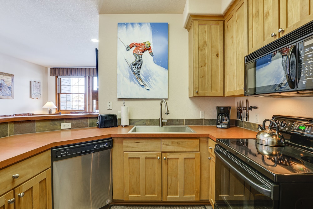 Ski-in/ski-out Granby Ranch Condo w/ Pool Access - Property Image 19