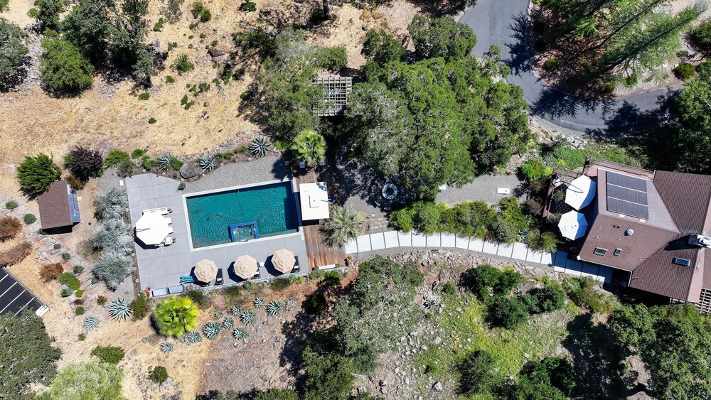 Kenwood Vista by Avantstay 7acres w Pool Fire Pit Vineyard Views