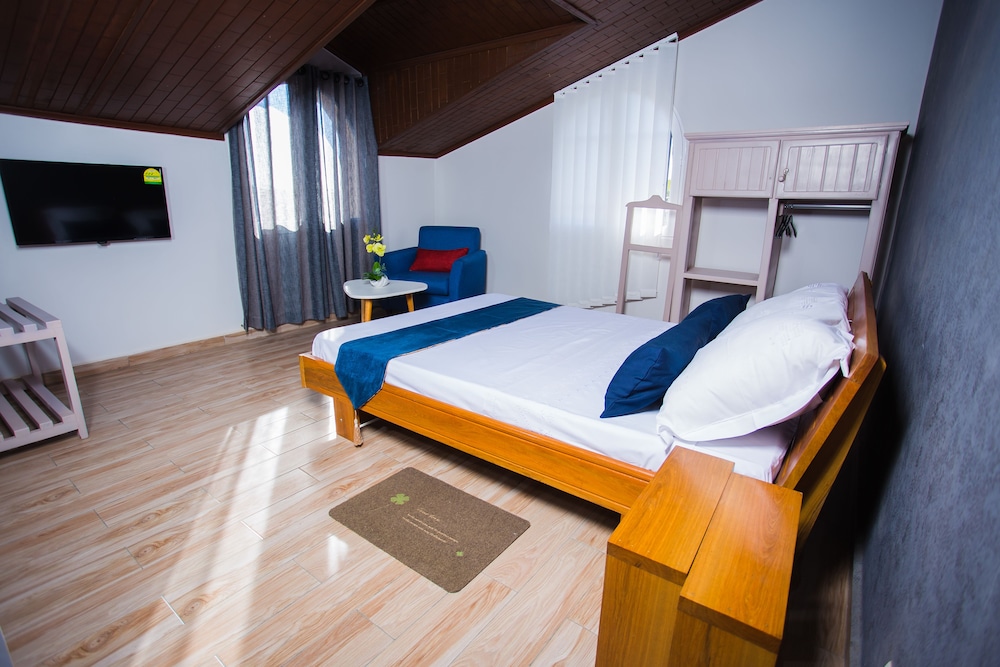 H&H  Chambre De Charme view 5