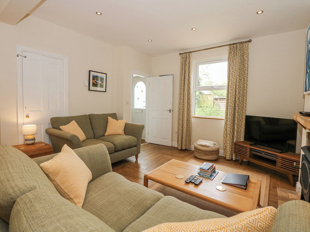 6 Melinda Cottage
