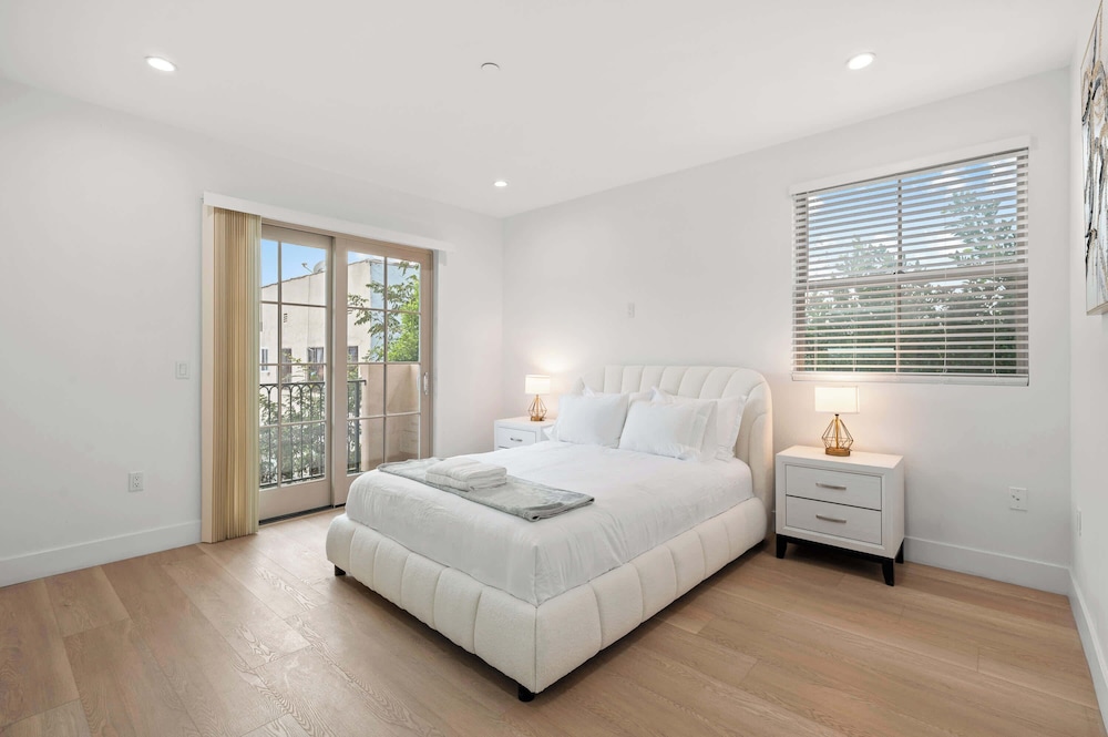 Not Affected by the Fire/modern 5BR Home With Parking, Near LA Attractions #4