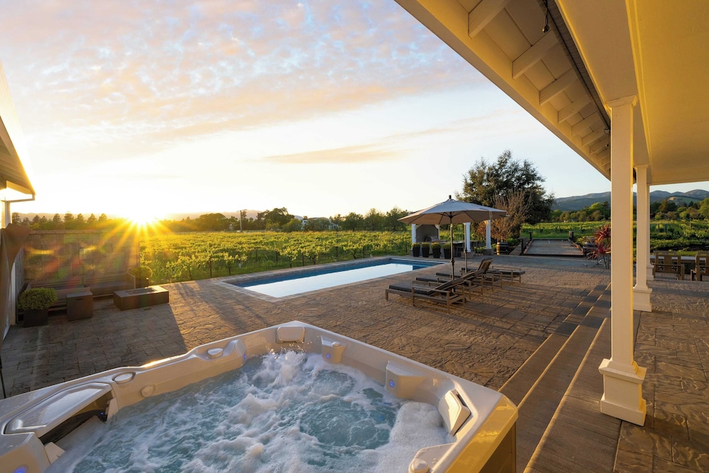 Chic Sonoma Oasis w/ Pool, Bocce, Hot Tub + Minutes to Downtown
