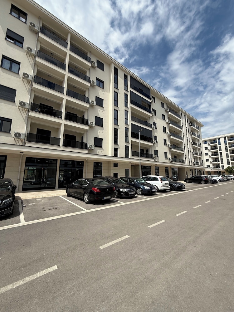 Montenegro luxury suites - New city