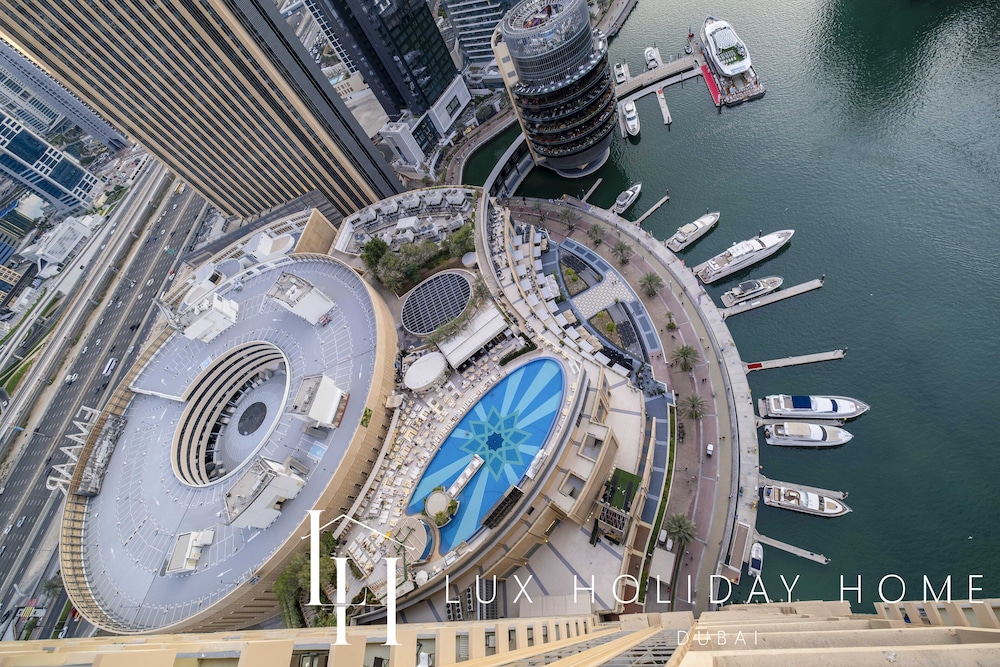 LUX The JW Marina Studio