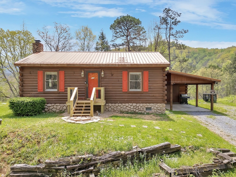 Greenbrier Woods 2 Bedroom Cabin