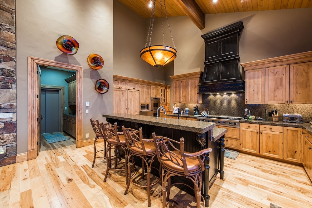 Majestic Ski in Ski Out Estate