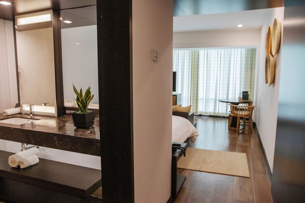 Eurobuilding Hotel & Suites Lecheria