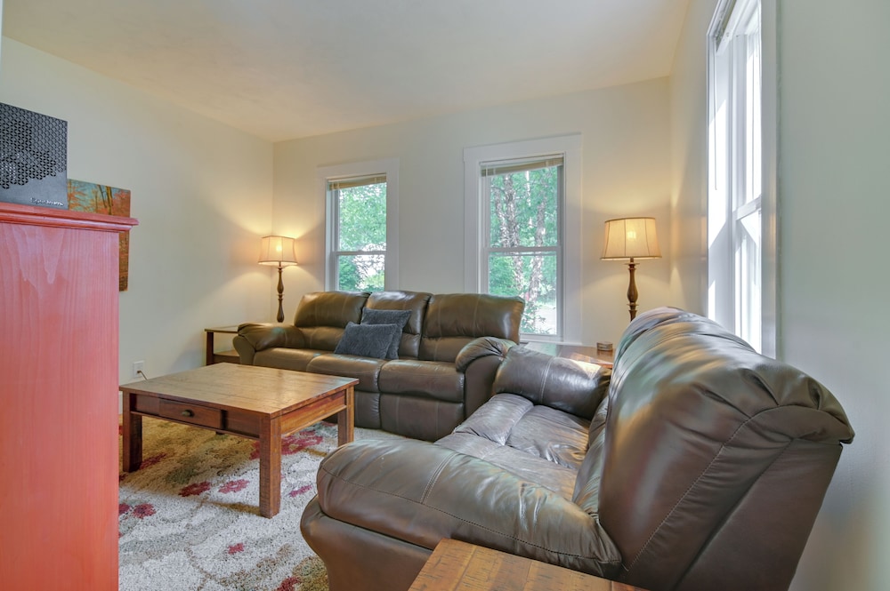 7 Mi to Cranmore Ski Resort! Family Escape w/ Yard