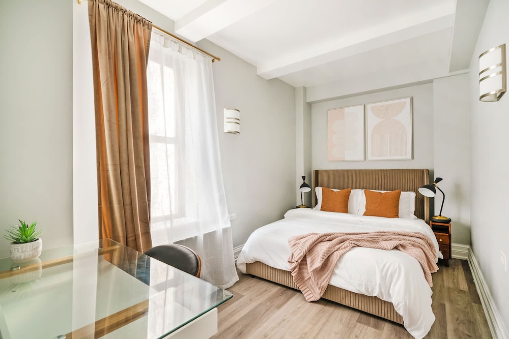 73-508 New 1BR 1bth UWS Doorman Gym