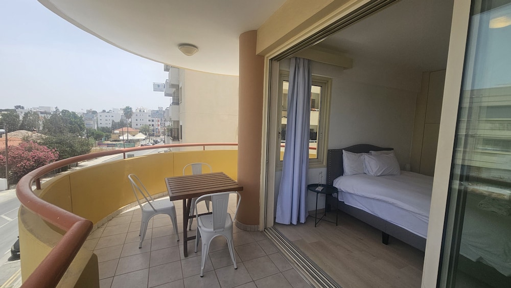 53 NIC - Stay Elion Apartment