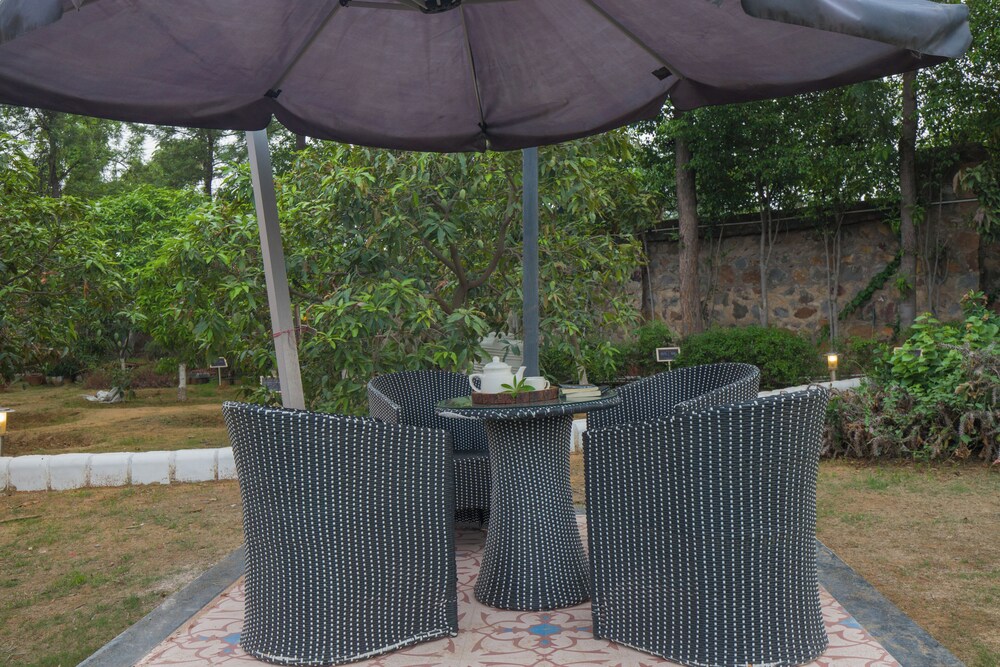 ELIVAAS 5-BHK with Luxe Mudhouses, Tents, Pond & Pvt Pool | Kaimalgarh Farmstay
