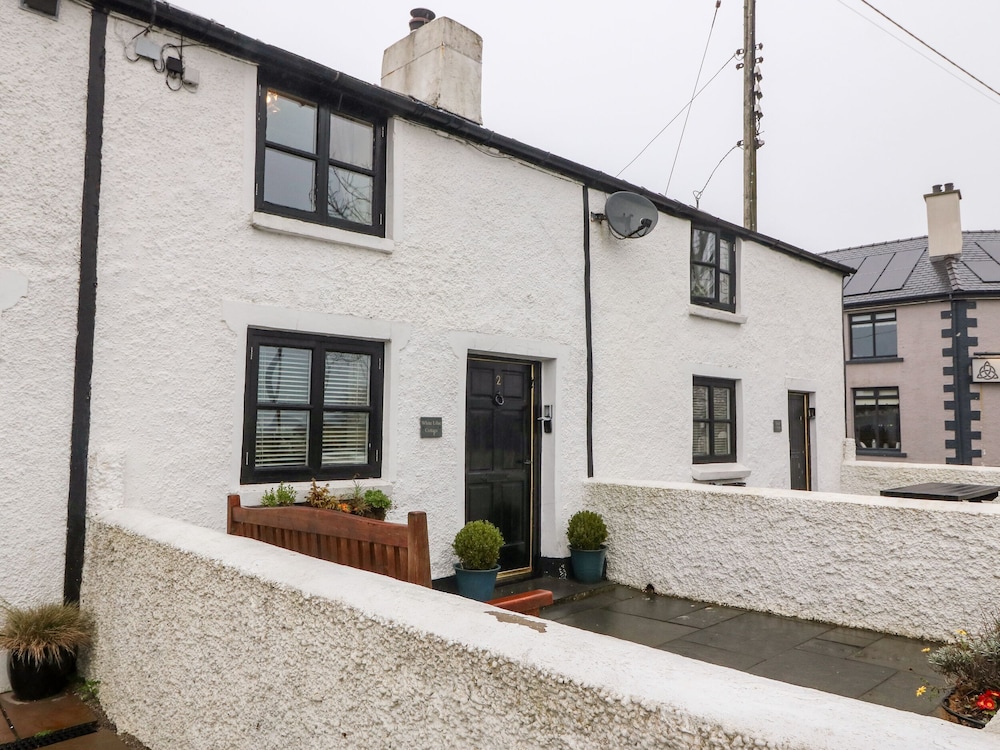 White Lilac Cottage
