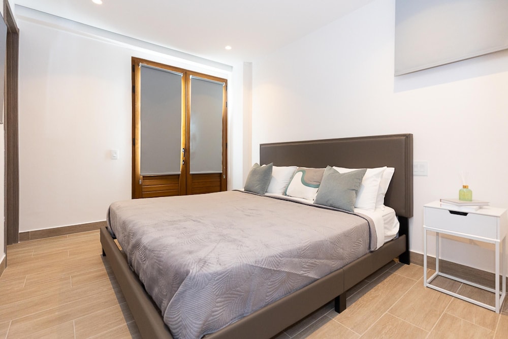 The Danian Condo by Acomodo Casco Viejo