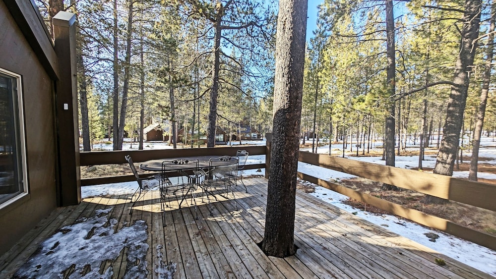 Pole House 10 2 Bedroom Cabin