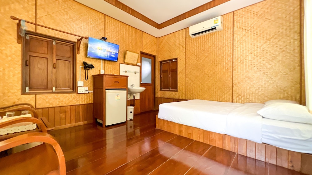 Baan Siriporn Resort