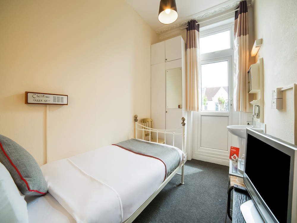 Devine Beach Hotel, Westcliff Southend-On-Sea