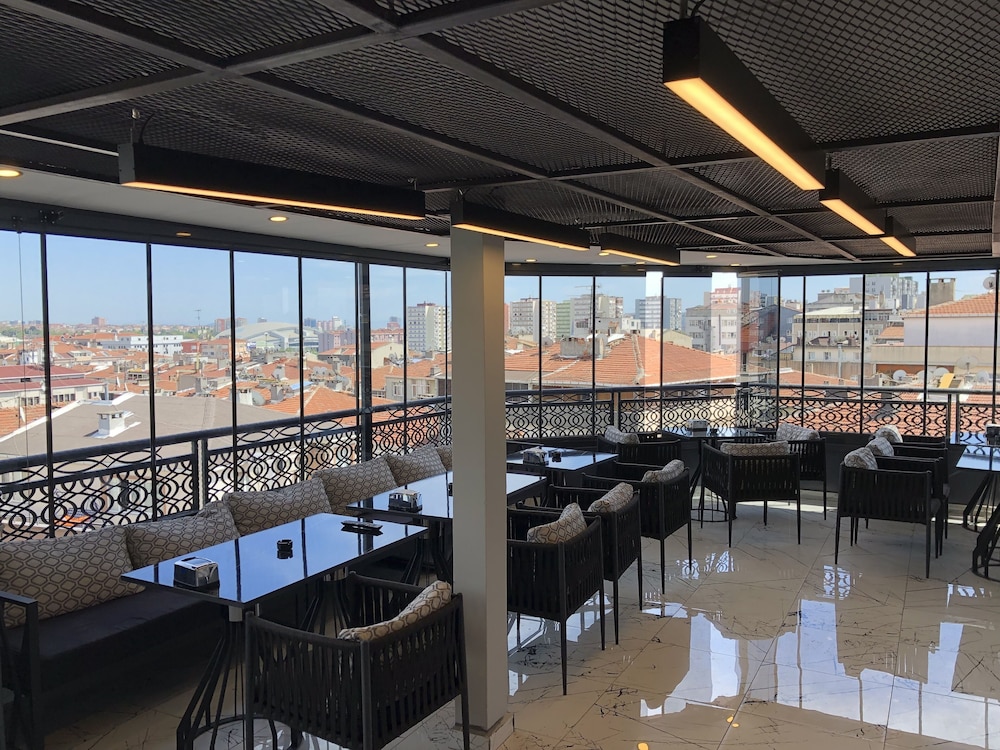 White Corner Otel - Image 28