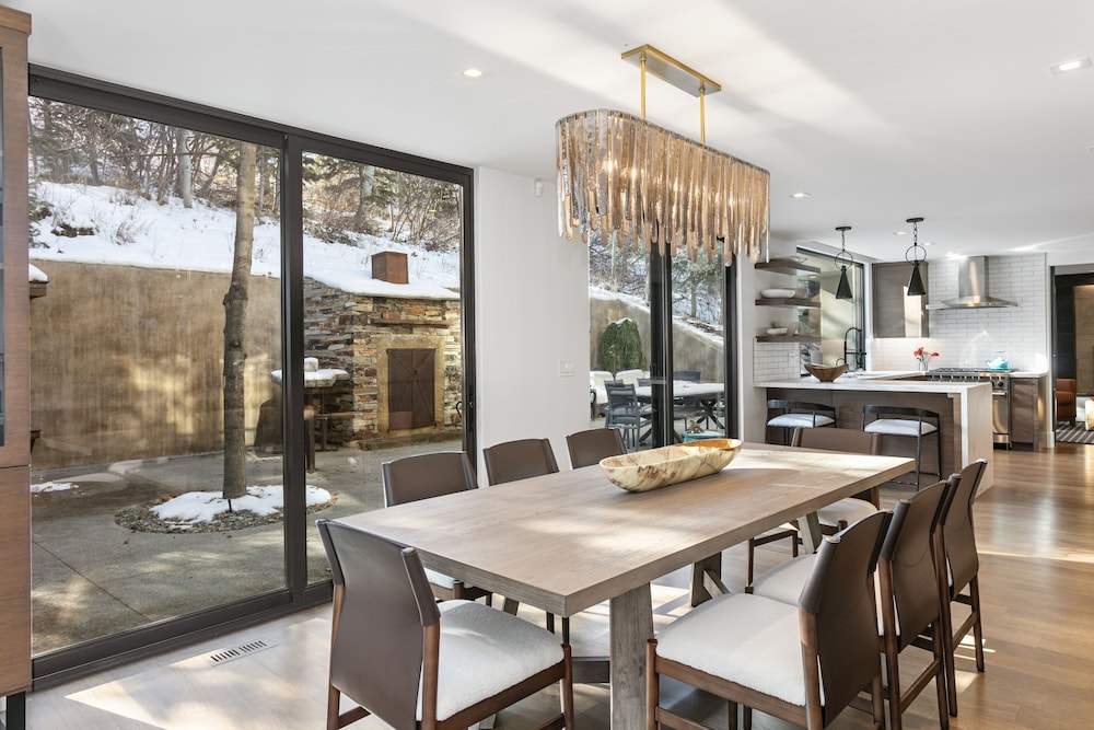 656 Coalition View Court - Private Home With Spa 4 Bedroom Home
