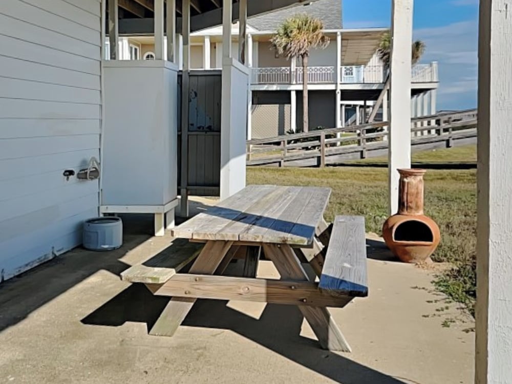 Beachfront Dolphin by Ryson Vacation Rentals