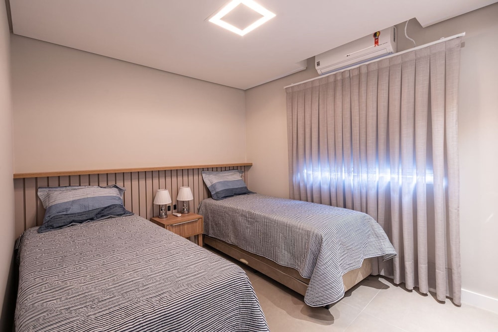 Incr vel Apartamento com Wi-fi na Praia Brava SC