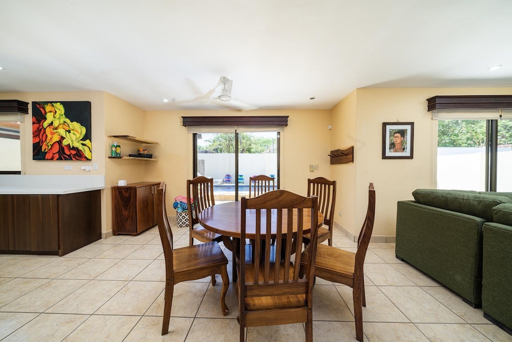 Freshly Updated 3BR With Pool Walk to the Beach Casa Luz de Luna