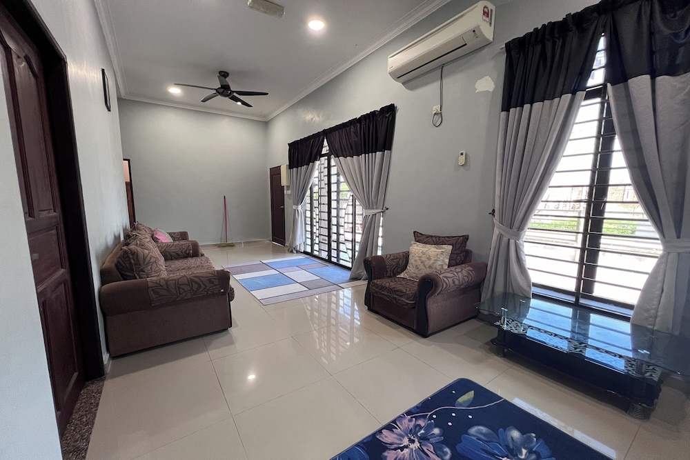 Nurbayu Villa (3 and 4 bedroom Villa) Kemaman