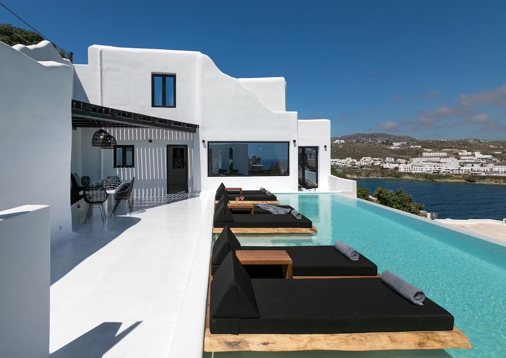 Villa With Aegean Sea Views