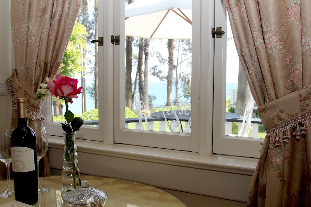 Monarch Cove Inn